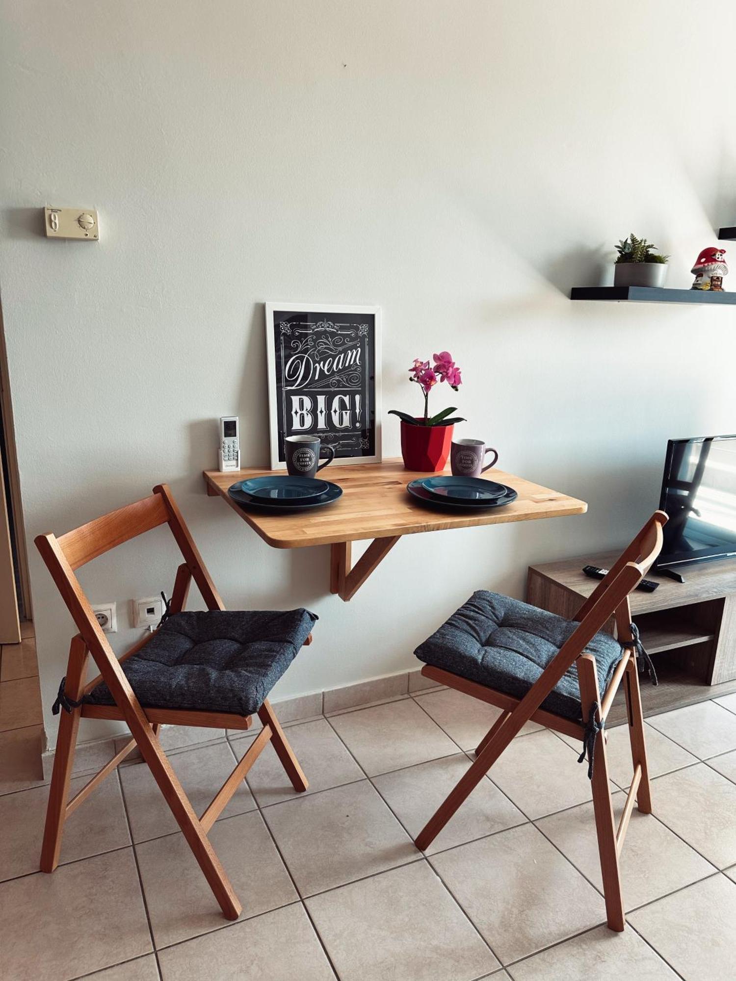 Homely Flat Near Airport Салоники Экстерьер фото
