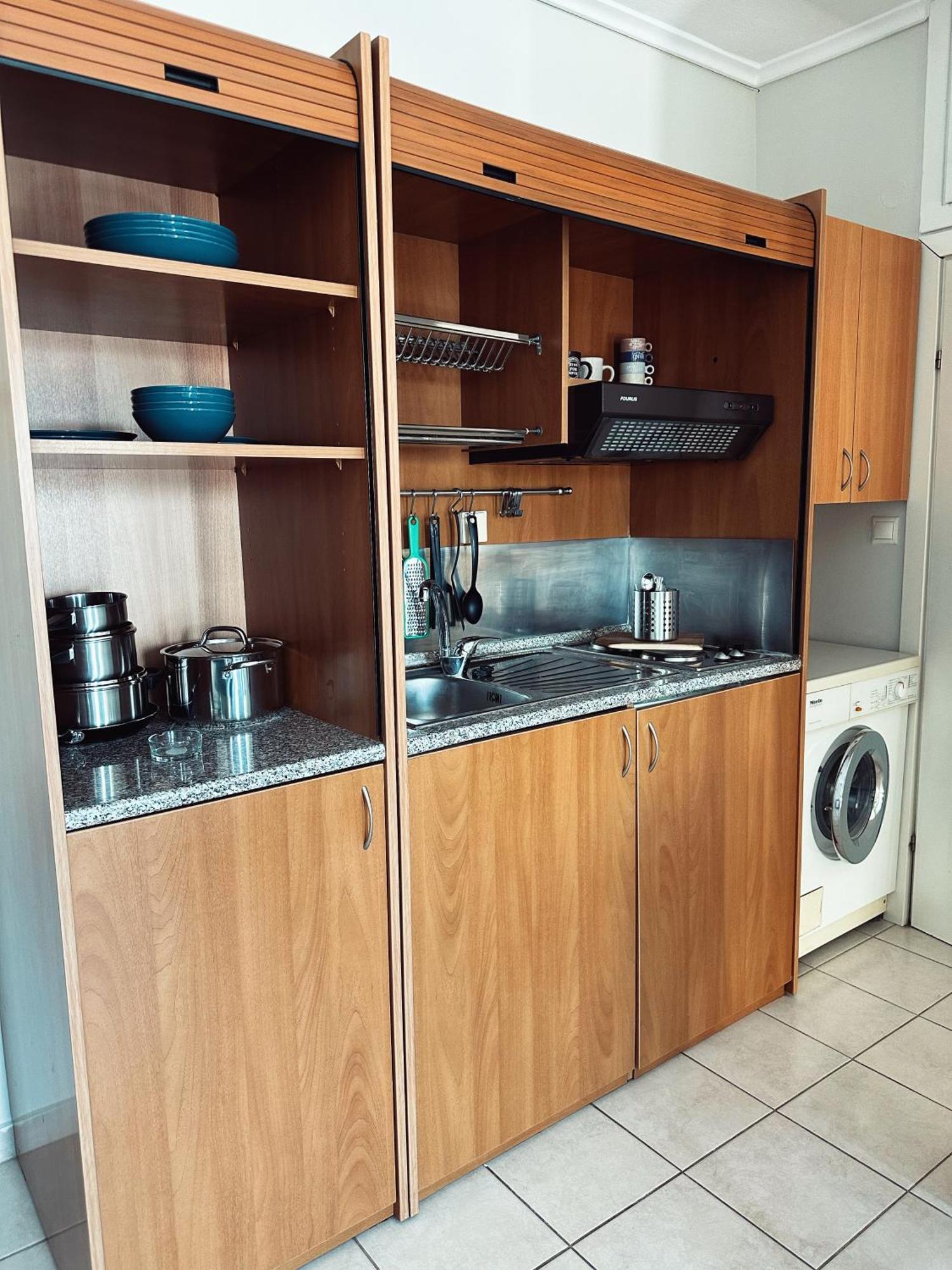 Homely Flat Near Airport Салоники Экстерьер фото